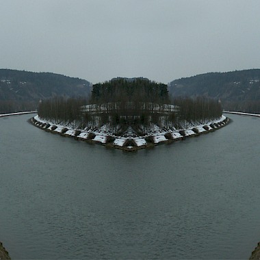 1227039244flussinsel_1.jpg